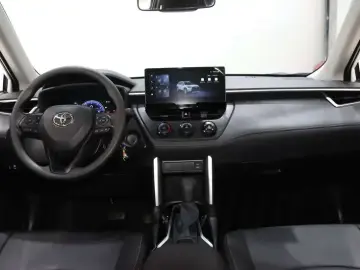 2024 Toyota Corolla Cross с пробегом 8 900 км