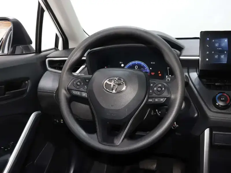 2024 Toyota Corolla Cross с пробегом 8 900 км