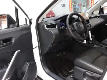 2024 Toyota Corolla Cross с пробегом 8 900 км