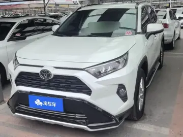 2021 Toyota RAV4 с пробегом 81 000 км
