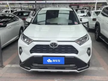 2021 Toyota RAV4 с пробегом 81 000 км