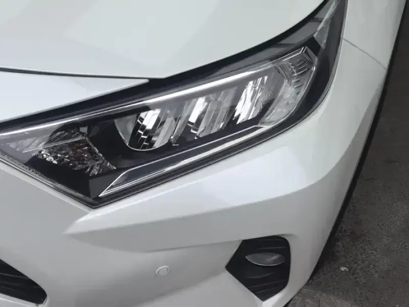 2021 Toyota RAV4 с пробегом 81 000 км
