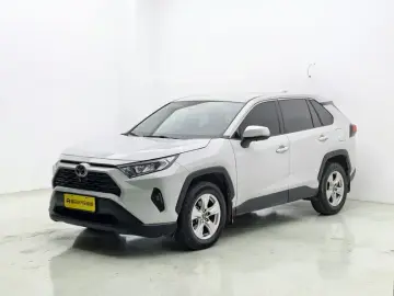2023 Toyota RAV4 с пробегом 65 700 км