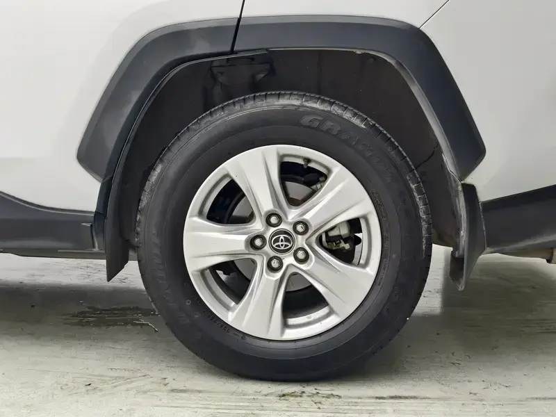 2023 Toyota RAV4 с пробегом 65 700 км
