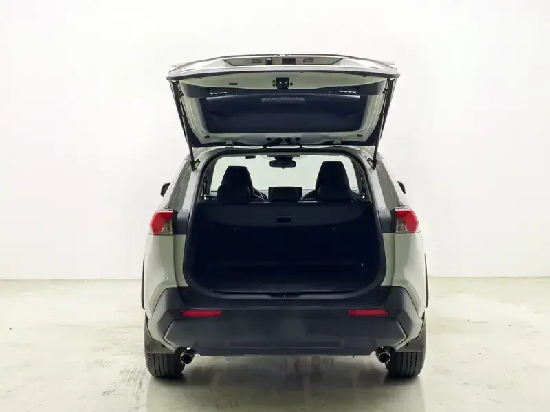2023 Toyota RAV4 с пробегом 65 700 км