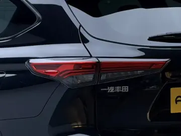 2021 Toyota Crown Kluger с пробегом 100 400 км