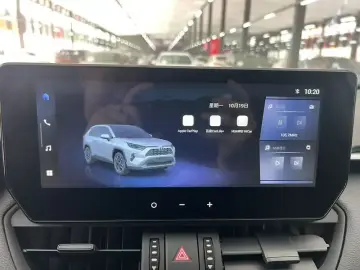 2024 Toyota RAV4 с пробегом 13 600 км