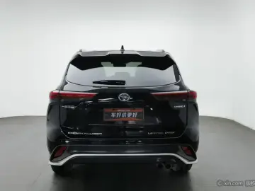 2021 Toyota Crown Kluger с пробегом 51 000 км