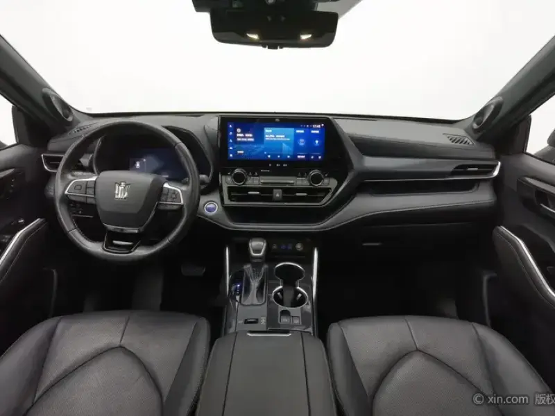 2021 Toyota Crown Kluger с пробегом 51 000 км