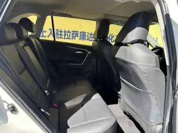 2021 Toyota RAV4 с пробегом 61 200 км