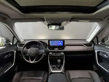 2023 Toyota RAV4 с пробегом 29 000 км