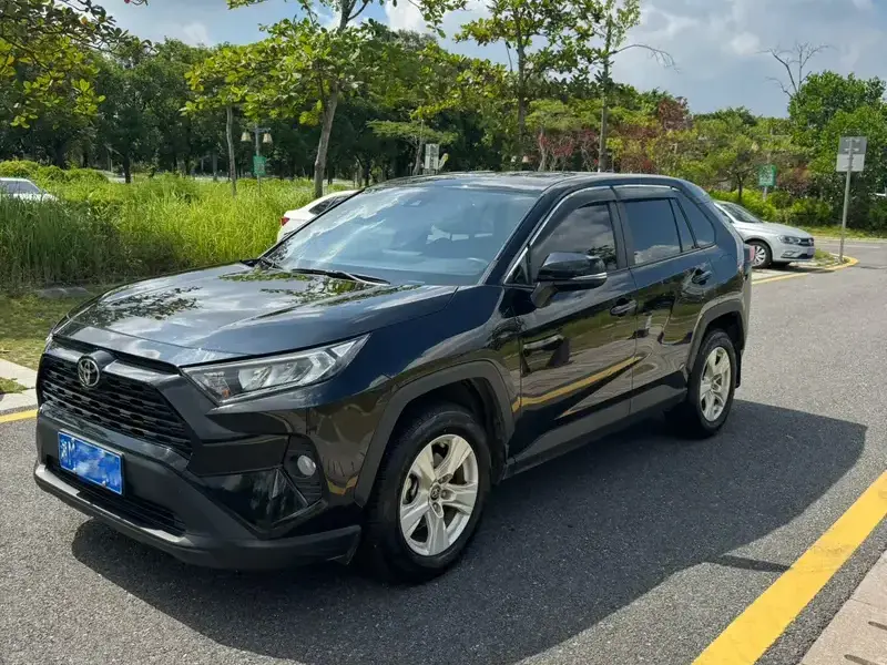 2022 Toyota RAV4 с пробегом 78 000 км