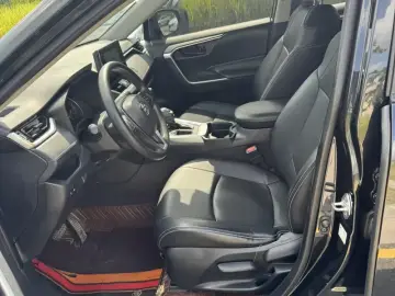 2022 Toyota RAV4 с пробегом 78 000 км