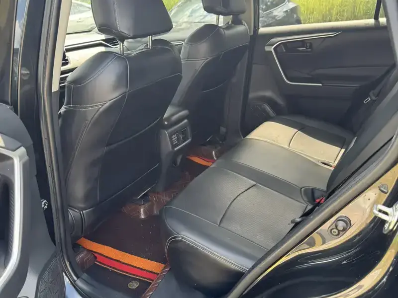 2022 Toyota RAV4 с пробегом 78 000 км