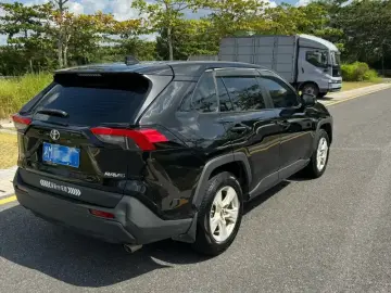 2022 Toyota RAV4 с пробегом 78 000 км