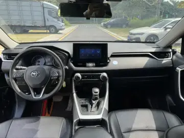 2022 Toyota RAV4 с пробегом 78 000 км