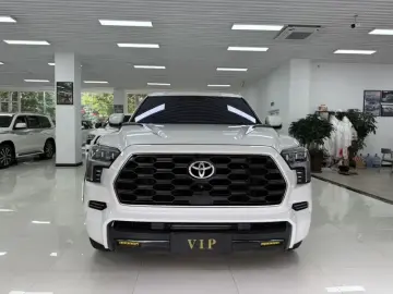 2023 Toyota Sequoia с пробегом 95 000 км