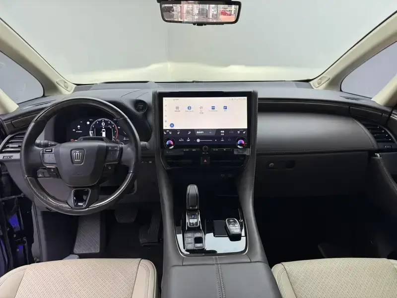 2023 Toyota Vellfire с пробегом 86 000 км