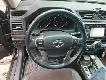 2013 Toyota Reiz с пробегом 65 900 км