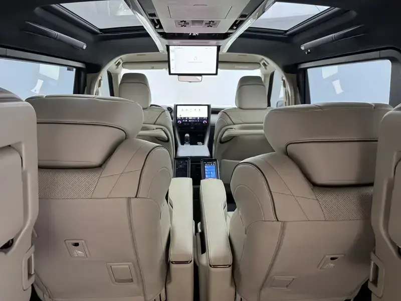 2023 Toyota Vellfire с пробегом 86 000 км
