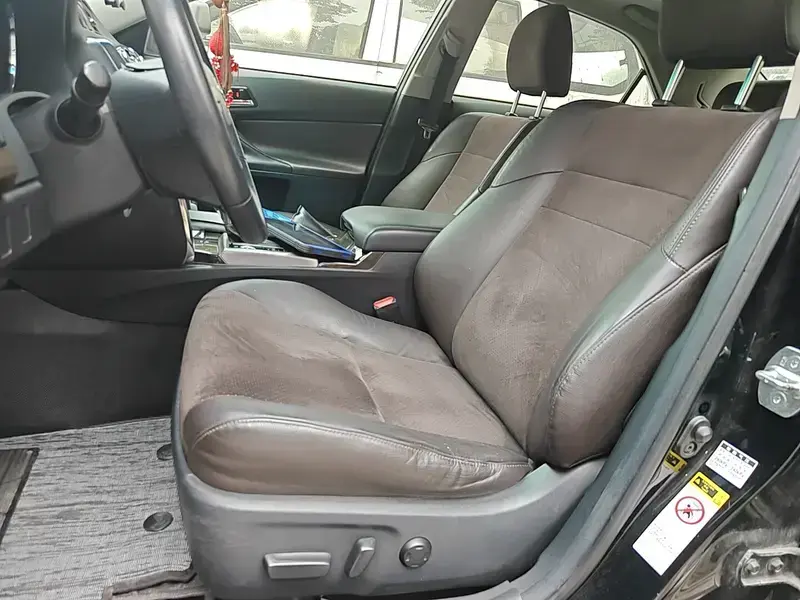 2013 Toyota Reiz с пробегом 65 900 км