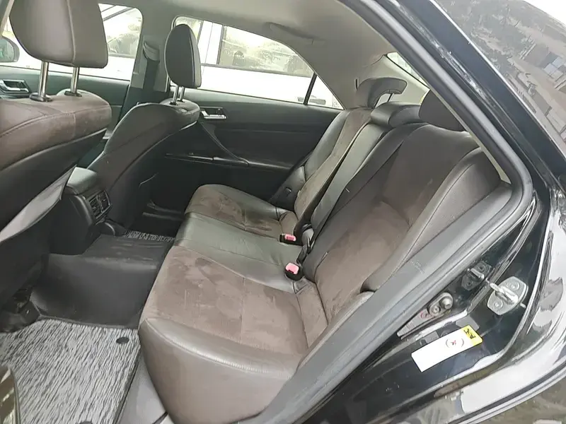 2013 Toyota Reiz с пробегом 65 900 км