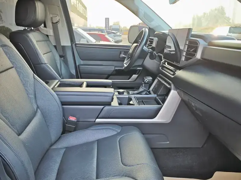 2022 Toyota Tundra с пробегом 52 000 км