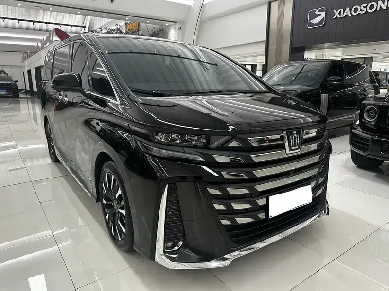 2024 Toyota Vellfire с пробегом 31 000 км