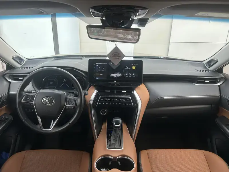 2024 Toyota Venza с пробегом 19 000 км