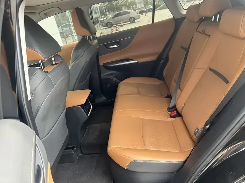 2024 Toyota Venza с пробегом 19 000 км
