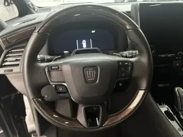 2024 Toyota Vellfire с пробегом 31 000 км
