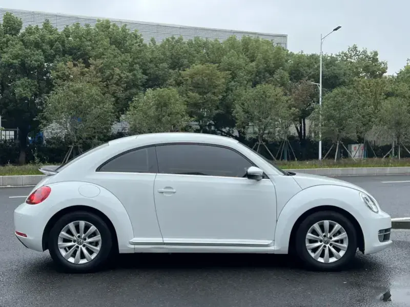 2016 Volkswagen Beetle с пробегом 99 000 км