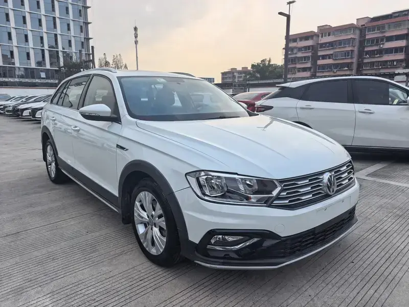 2017 Volkswagen C-Trek с пробегом 129 000 км