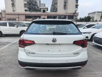 2017 Volkswagen C-Trek с пробегом 129 000 км