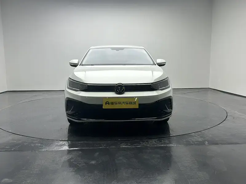 2023 Volkswagen Lavida с пробегом 60 900 км