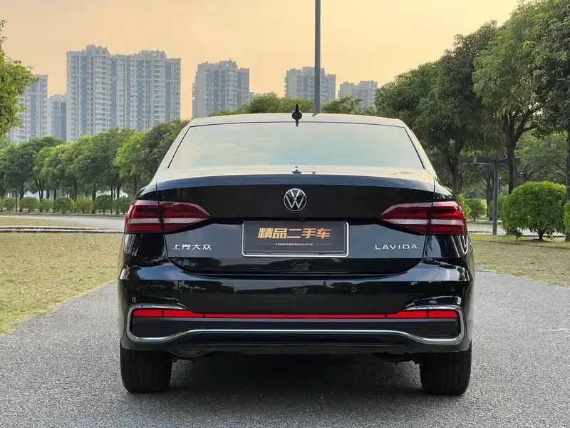 2023 Volkswagen Lavida с пробегом 40 000 км