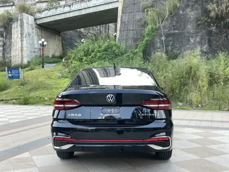 2023 Volkswagen Lavida с пробегом 5 000 км