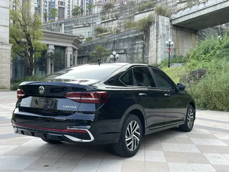 2023 Volkswagen Lavida с пробегом 5 000 км