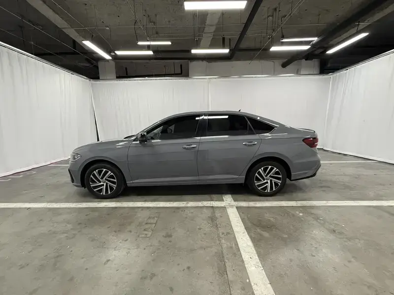 2024 Volkswagen Lavida с пробегом 14 300 км
