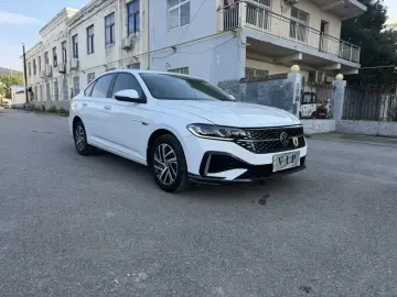 2024 Volkswagen Lavida с пробегом 17 000 км