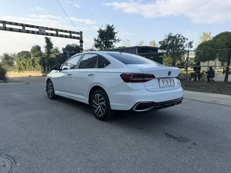 2024 Volkswagen Lavida с пробегом 17 000 км