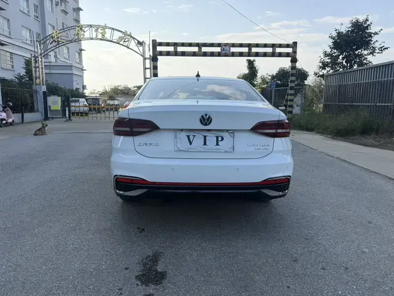 2024 Volkswagen Lavida с пробегом 17 000 км