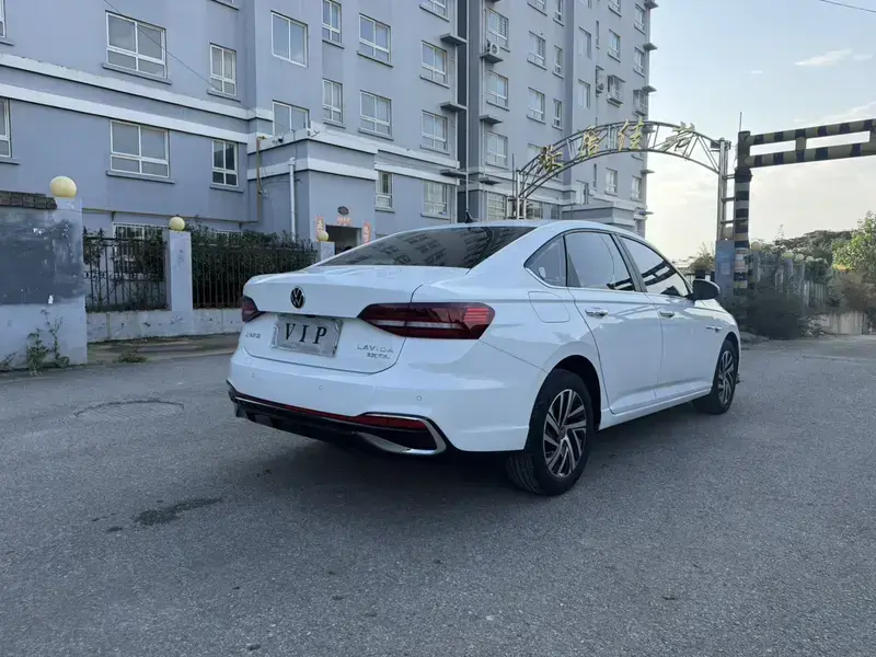 2024 Volkswagen Lavida с пробегом 17 000 км