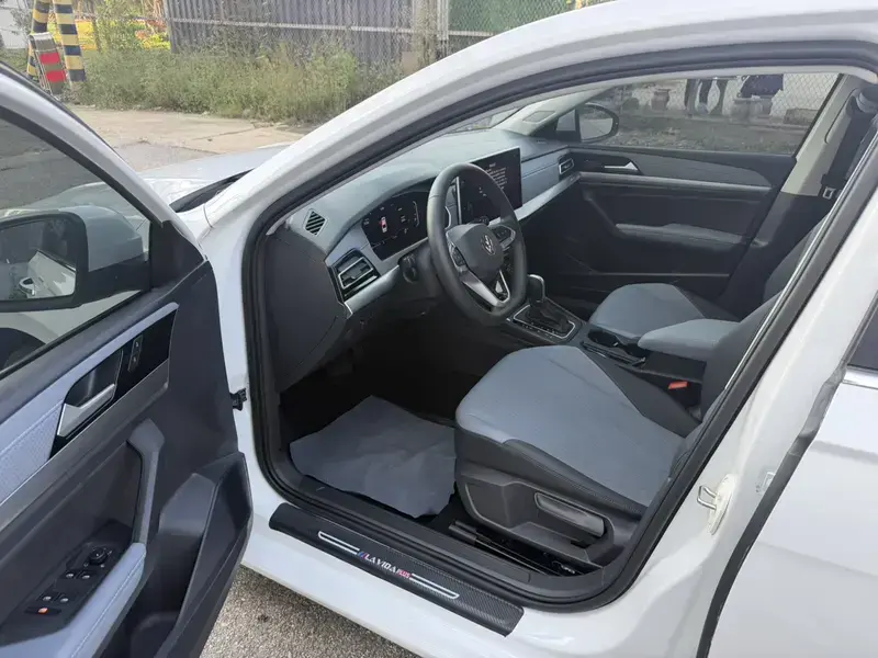 2024 Volkswagen Lavida с пробегом 17 000 км