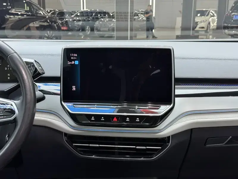 2021 Volkswagen ID.6 с пробегом 65 000 км