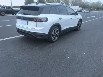 2022 Volkswagen ID.6 с пробегом 61 000 км