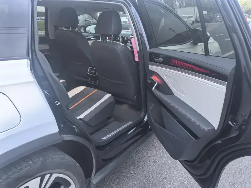 2022 Volkswagen ID.6 с пробегом 61 000 км