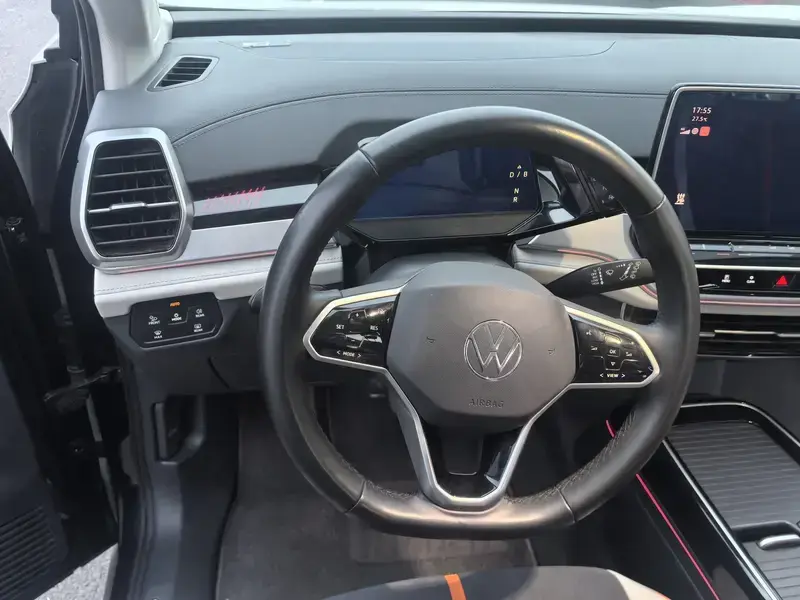 2022 Volkswagen ID.6 с пробегом 61 000 км