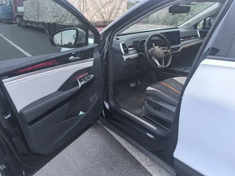 2022 Volkswagen ID.6 с пробегом 61 000 км