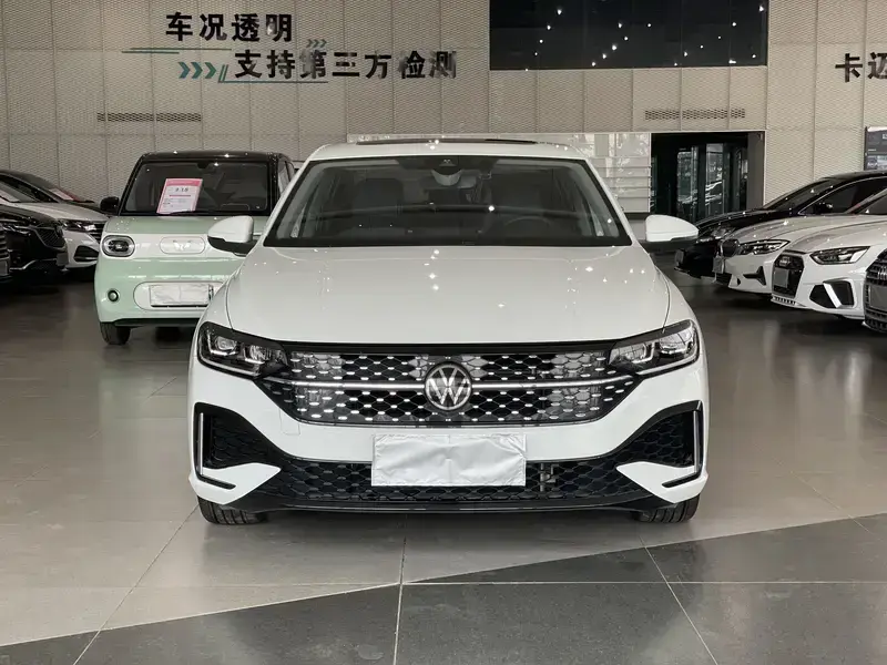 2024 Volkswagen Lavida с пробегом 7 000 км